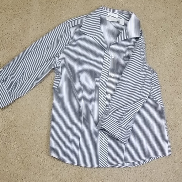 Chico's Tops - CHICO: SIZE 0 WHITE AND BLACK STRIPED BUTTON DWN